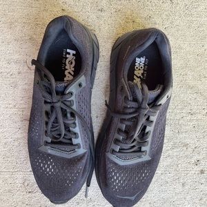 hoka black women shoes 1099757 BNIR size 7.
